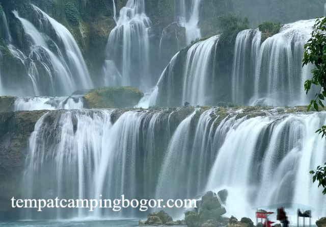 Menikmati Air Terjun Detian